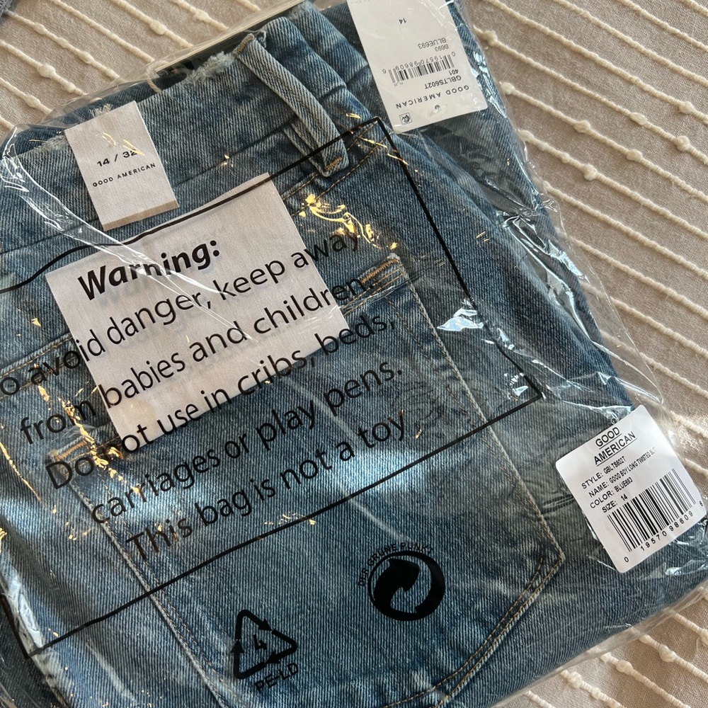 NWT Good American Good Boy Twisted Slit jeans- size 14